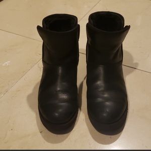 UGG Leather Mini Boot Size 6
